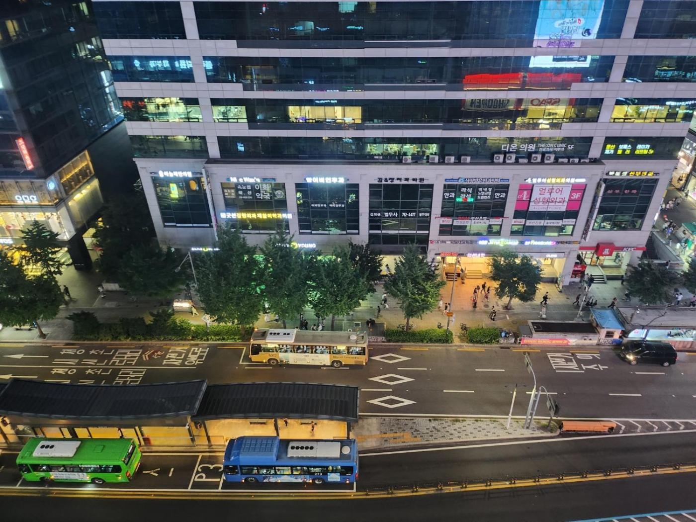 Готель Hongdae Cleanhouse Сеул Екстер'єр фото