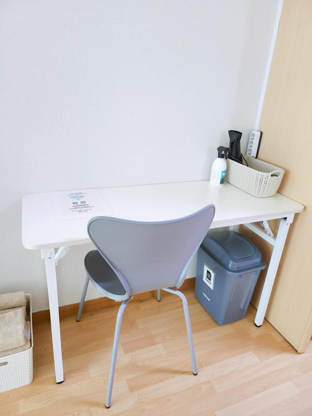 Готель Hongdae Cleanhouse Сеул Екстер'єр фото