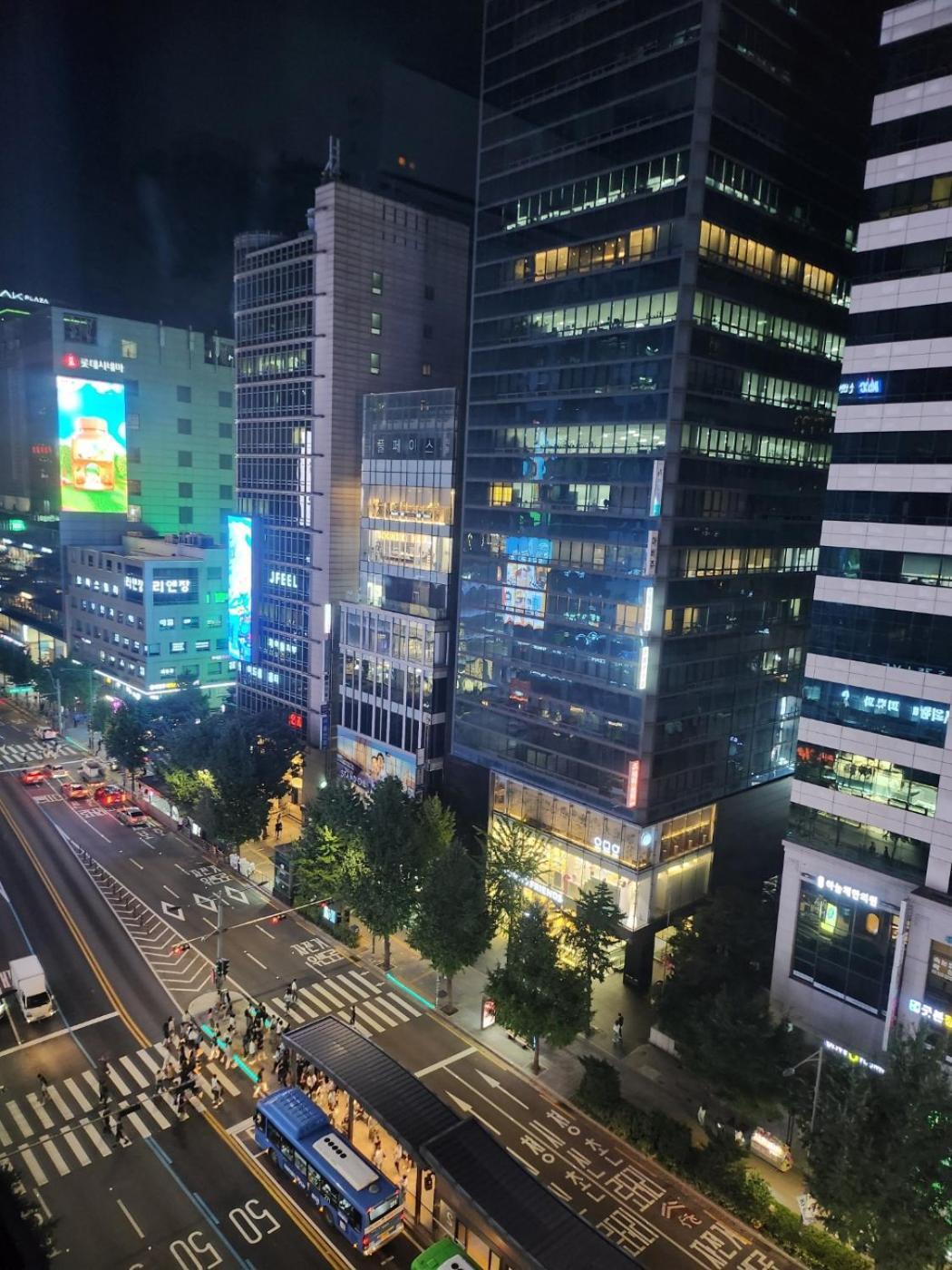 Готель Hongdae Cleanhouse Сеул Екстер'єр фото