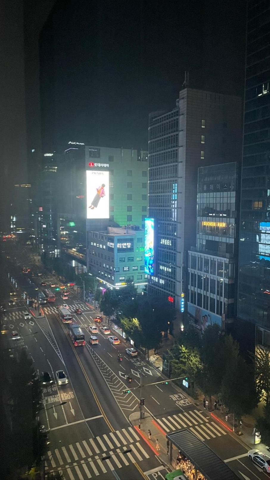 Готель Hongdae Cleanhouse Сеул Екстер'єр фото
