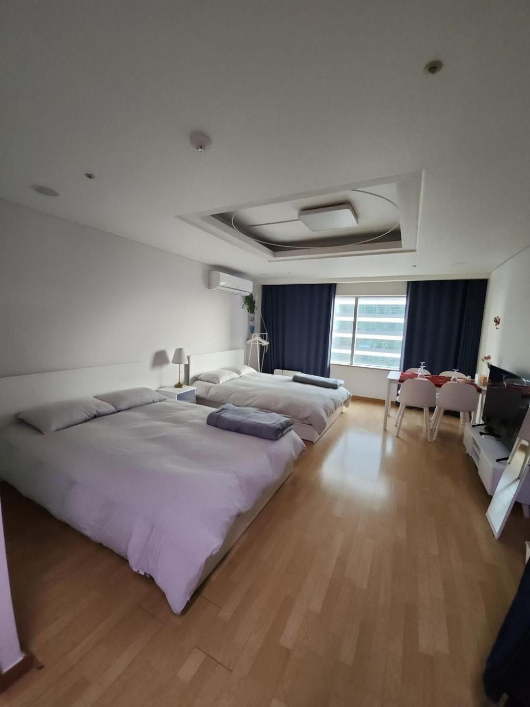 Готель Hongdae Cleanhouse Сеул Екстер'єр фото